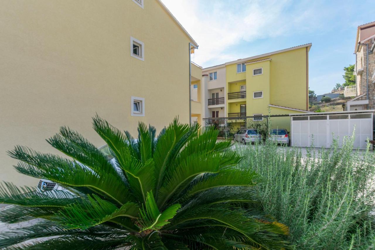 Apartment Dora Duće Exterior foto