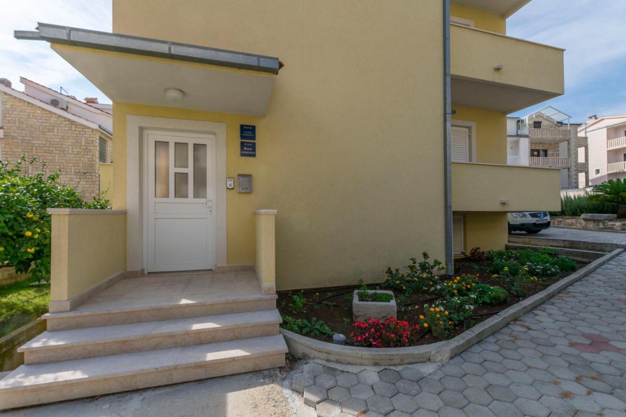 Apartment Dora Duće Exterior foto